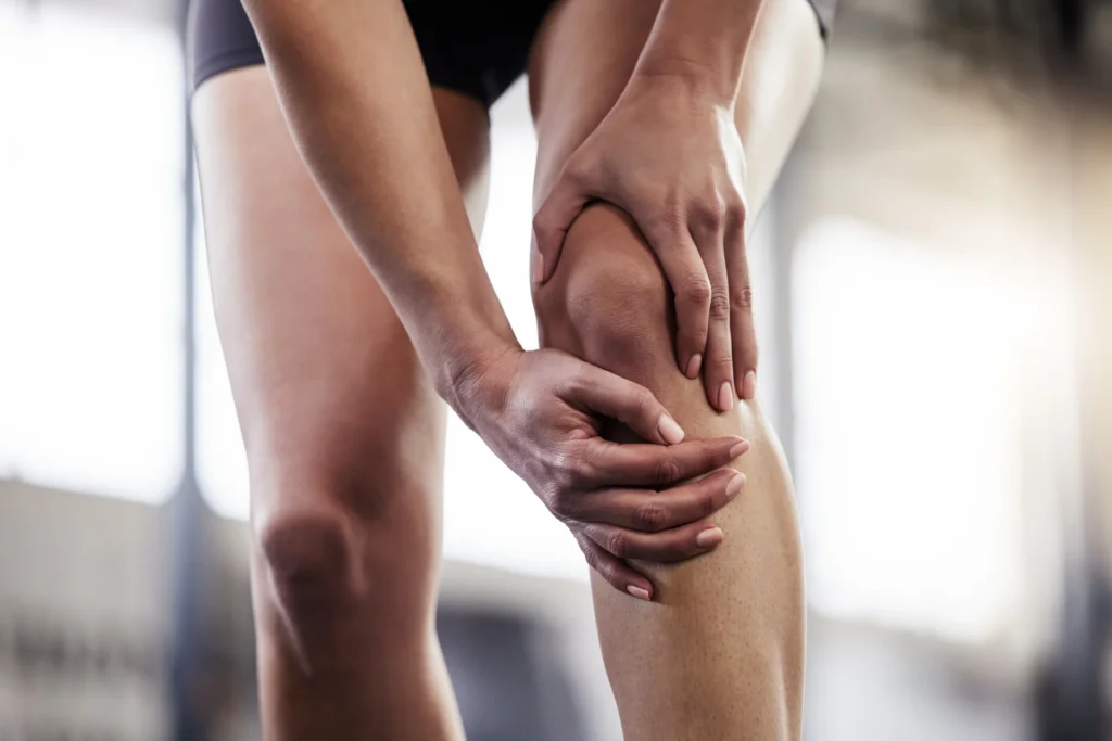 i injured my knee shot of a young woman suffering 2026 03 25 03 58 40 utc